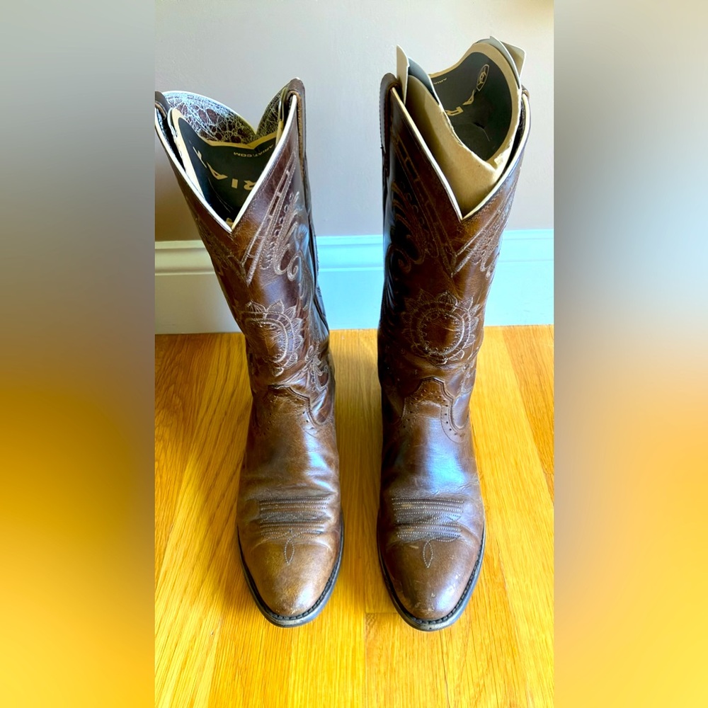 Ariat Women’s Cowboy Boots 8 B